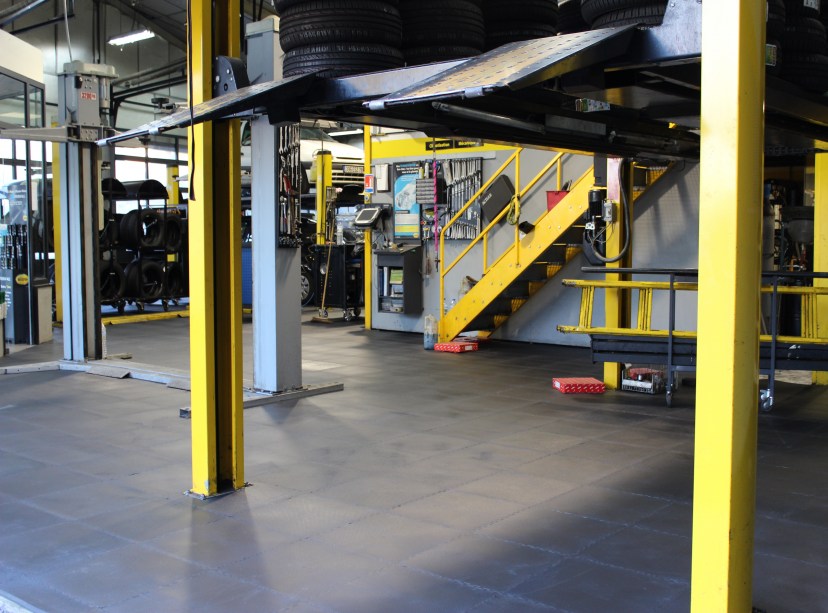 Garage Midas en dalles PVC BUDGET 5 GARAGE